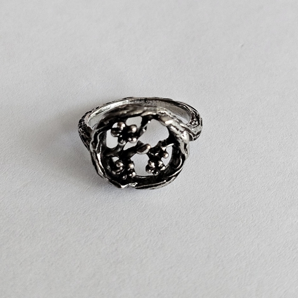 LADIES NEW SIZE 5 TREE OF LIFE FASHION SILVER CASUALTO DRESS TO IMPRESS  RING - Picture 4 of 5